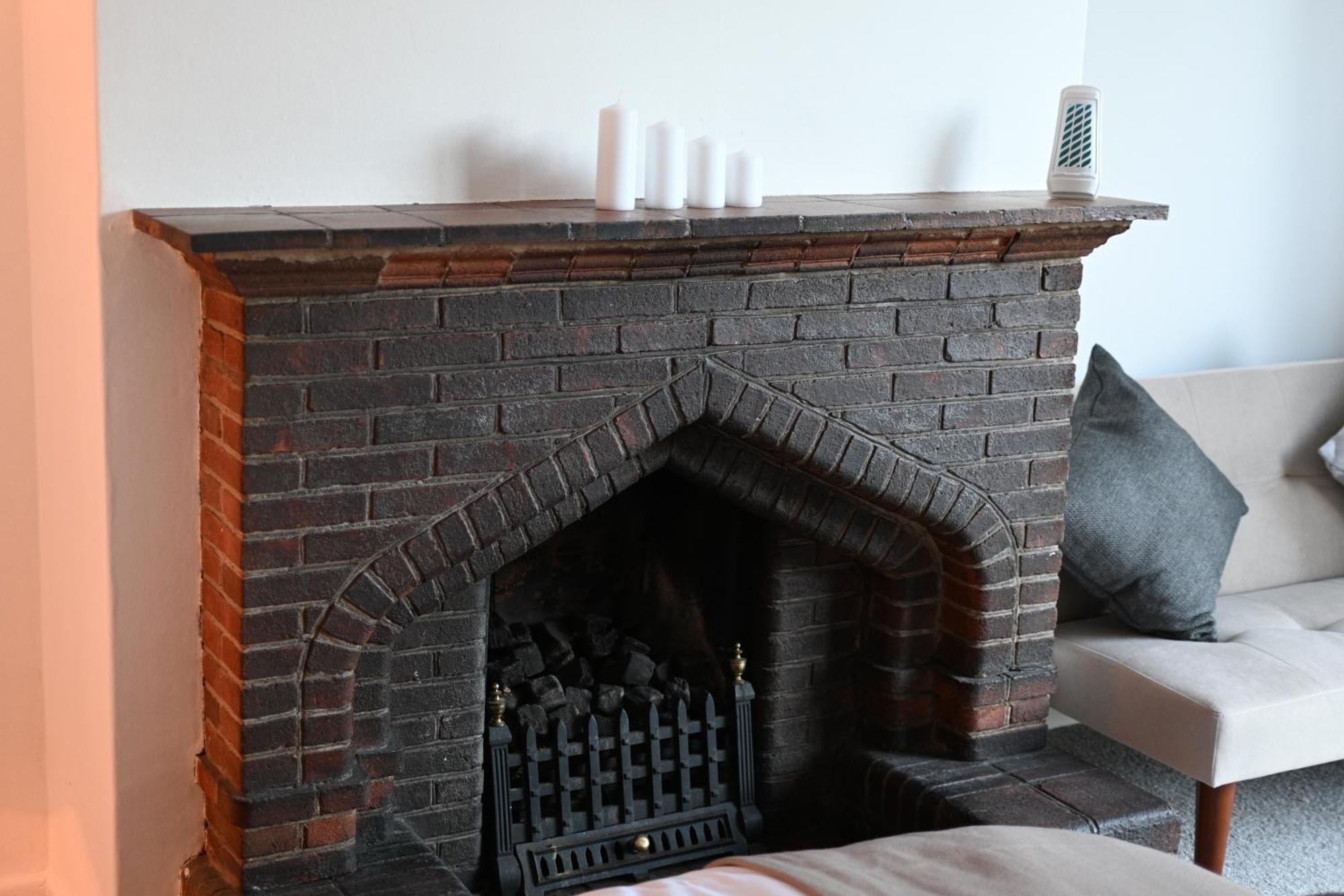 Spacious 4 Bed Home Near Nec, Jlr & Airport Parking For 3 Cars Ideal For Contractors! Solihull Esterno foto