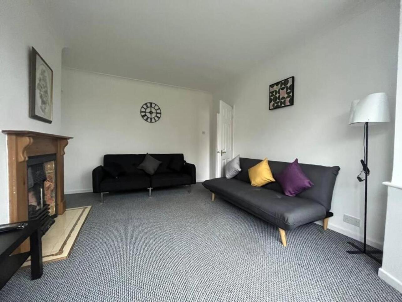 Spacious 4 Bed Home Near Nec, Jlr & Airport Parking For 3 Cars Ideal For Contractors! Solihull Esterno foto